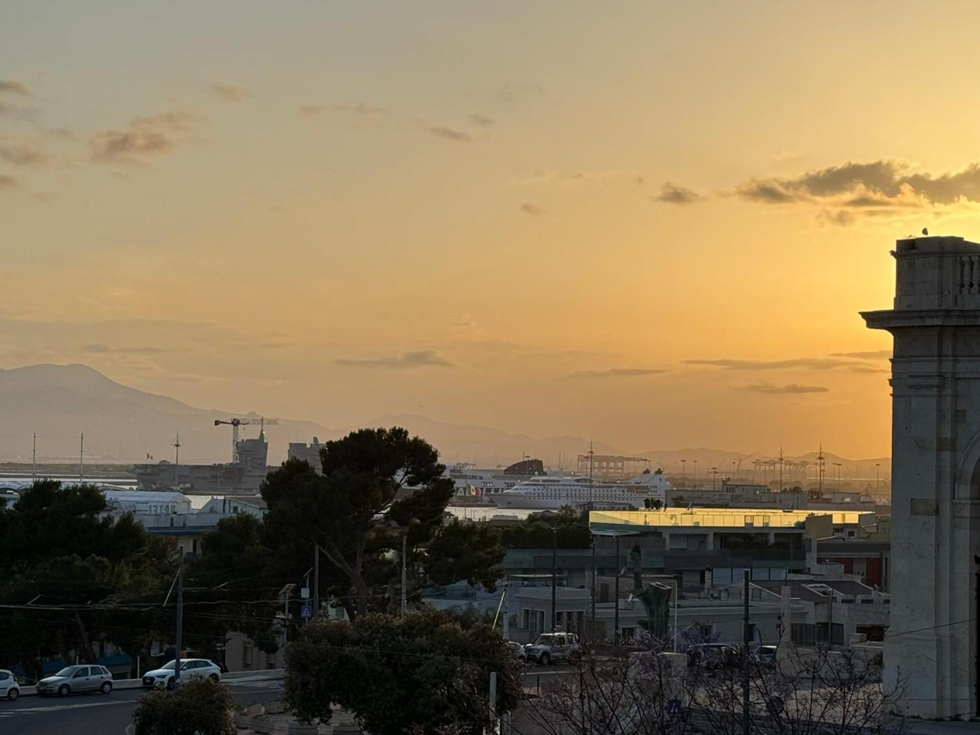 Uno-b * Cagliari